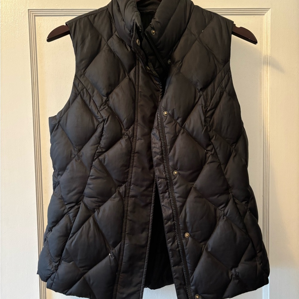 Black Eddie Bauer down vest